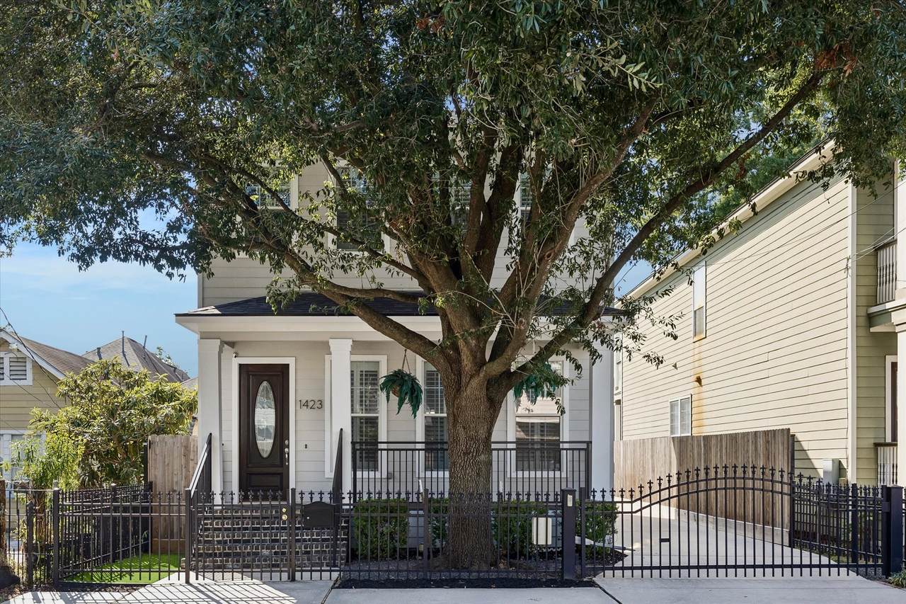 1423 Nashua Street - Photo 1