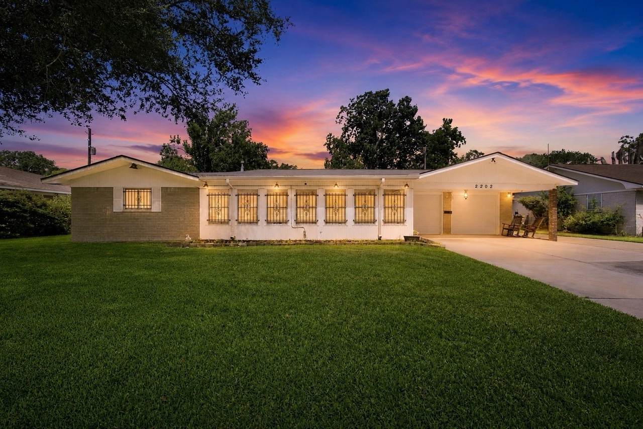 2202 French Place - Photo 1