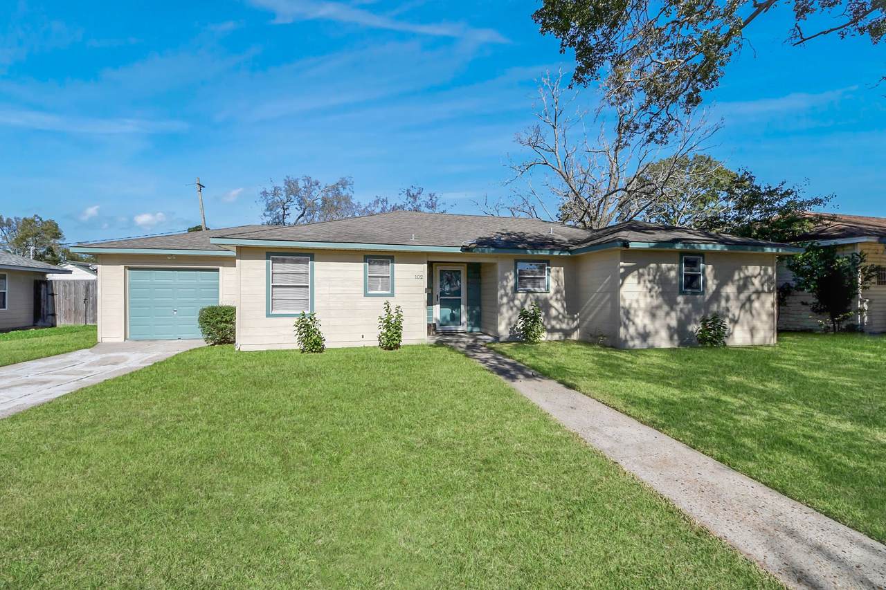 102 Live Oak Street - Photo 1