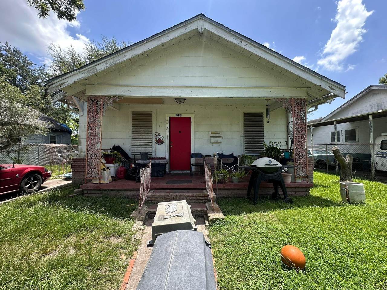 1730 Thomas Boulevard - Photo 1