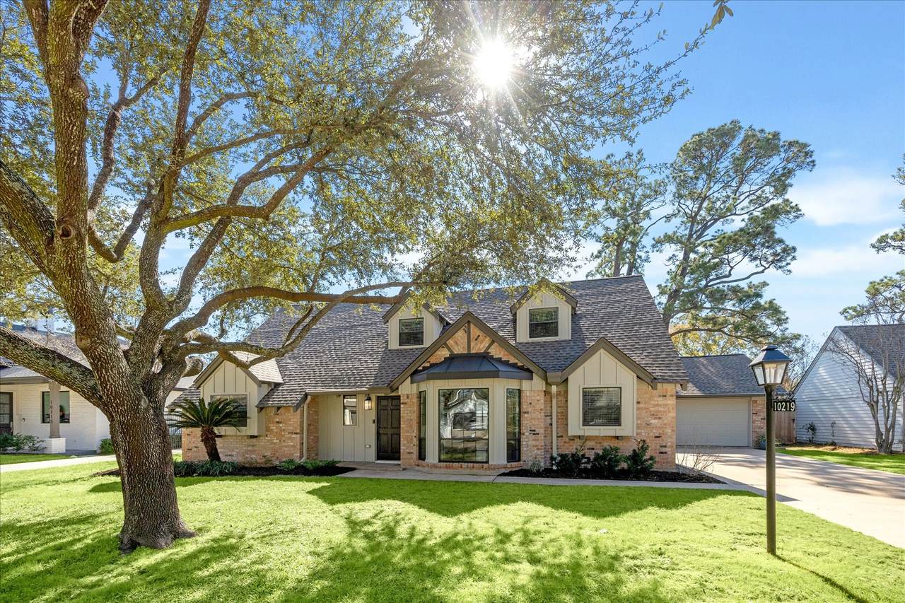 10219 Barwood Drive - Photo 1