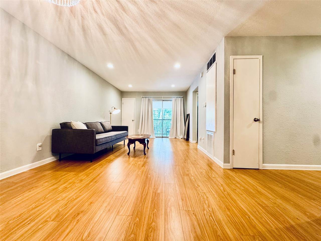 3131 Cummins Street - Photo 1