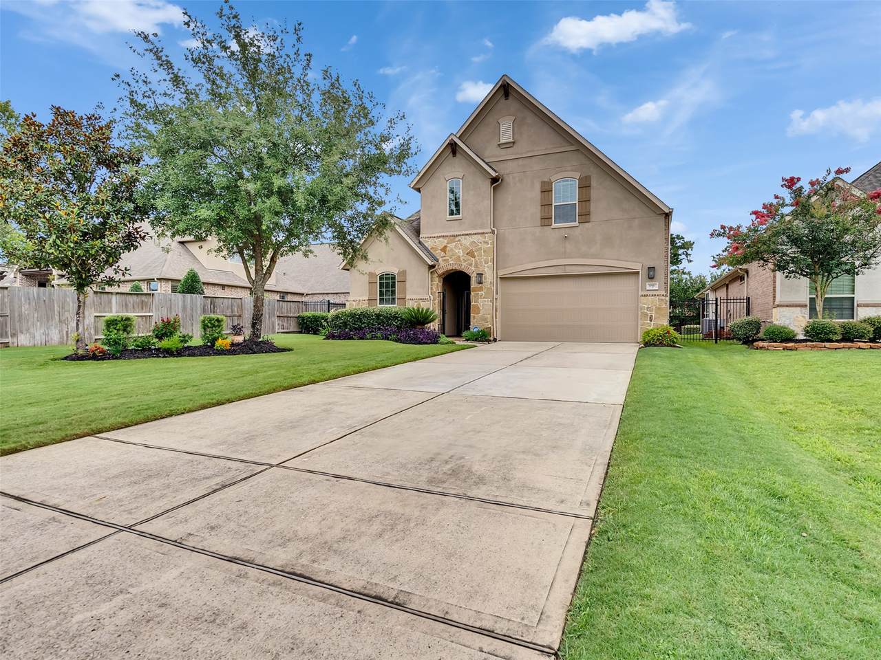 8911 Leaning Hollow Lane - Photo 1