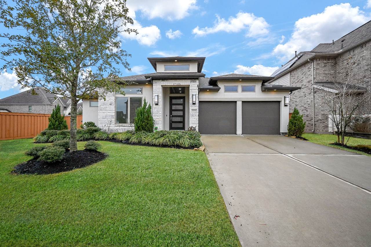 12518 Mackinchan Street - Photo 1