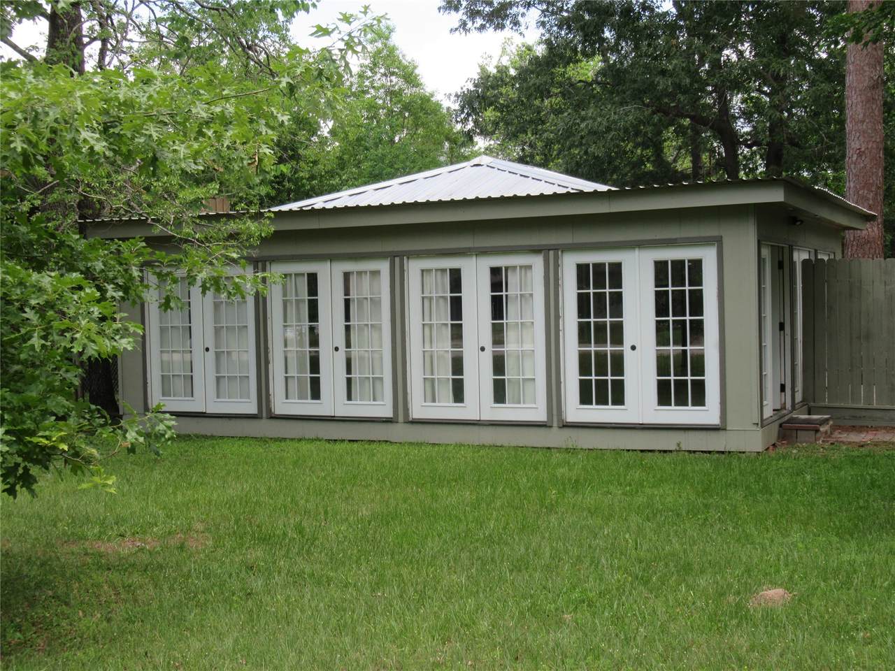 184 Hickory Drive - Photo 1