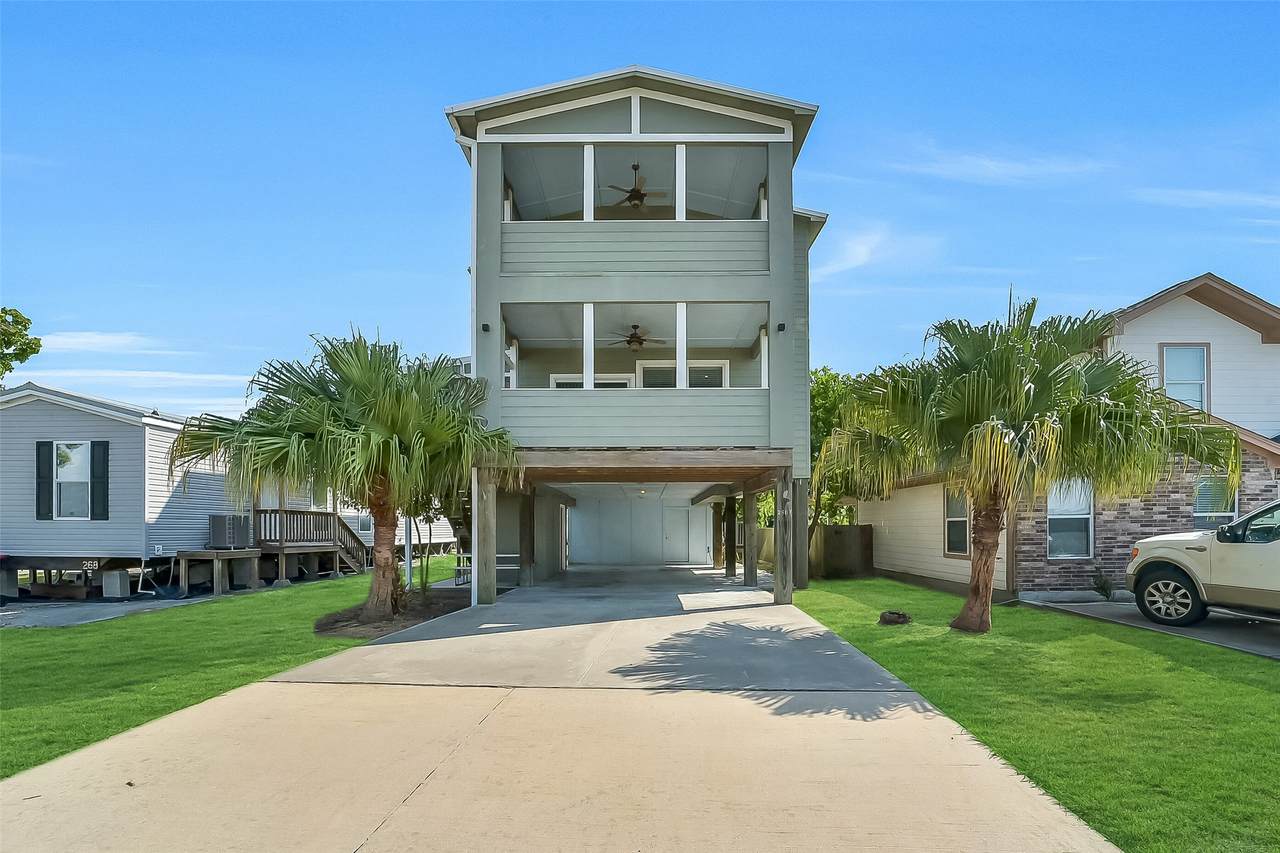 2507 Bay Oaks Harbor Drive - Photo 1