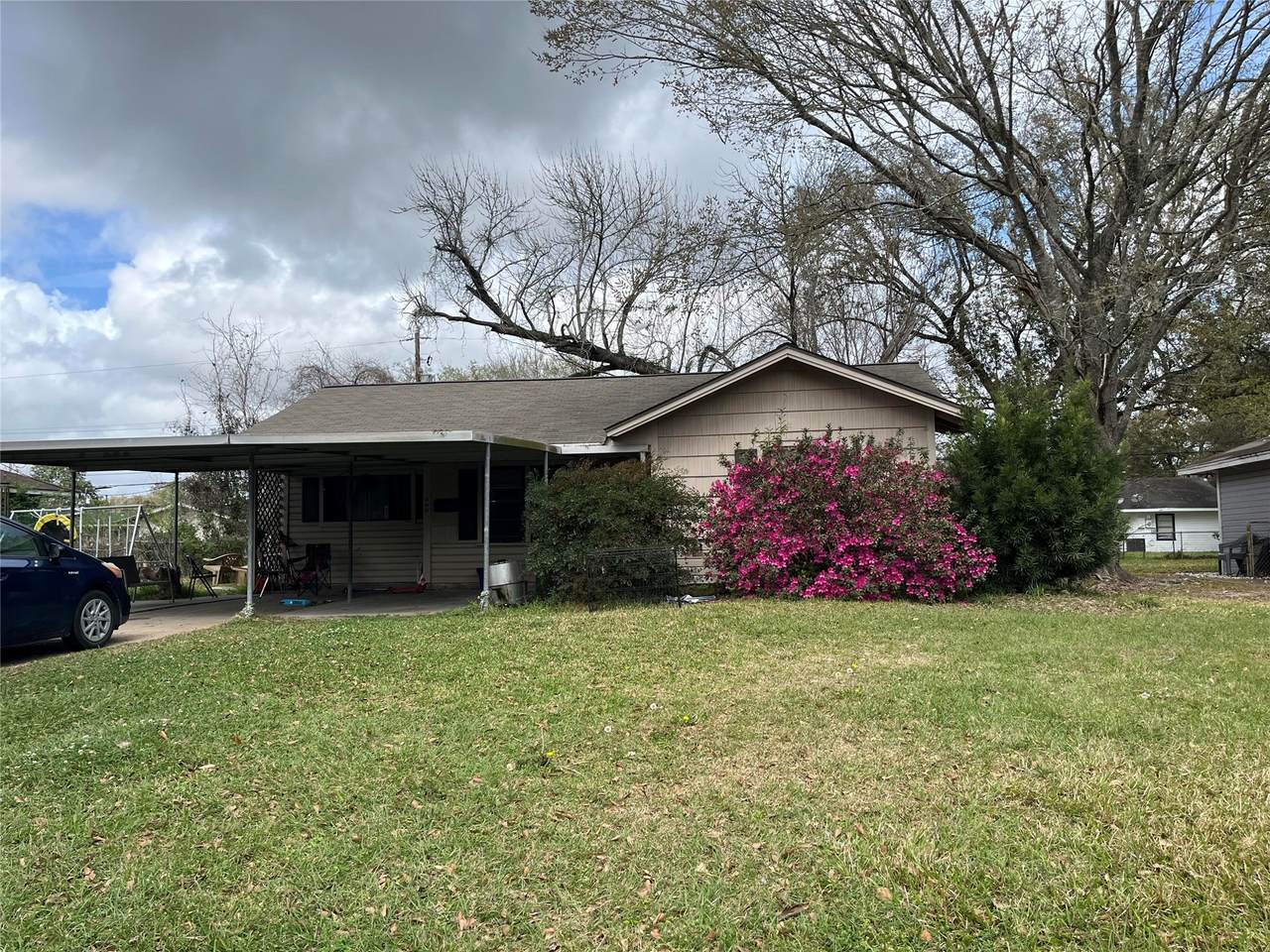 508 Azalea Avenue - Photo 1