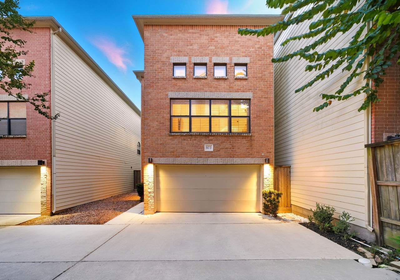 5817 Darling Street - Photo 1