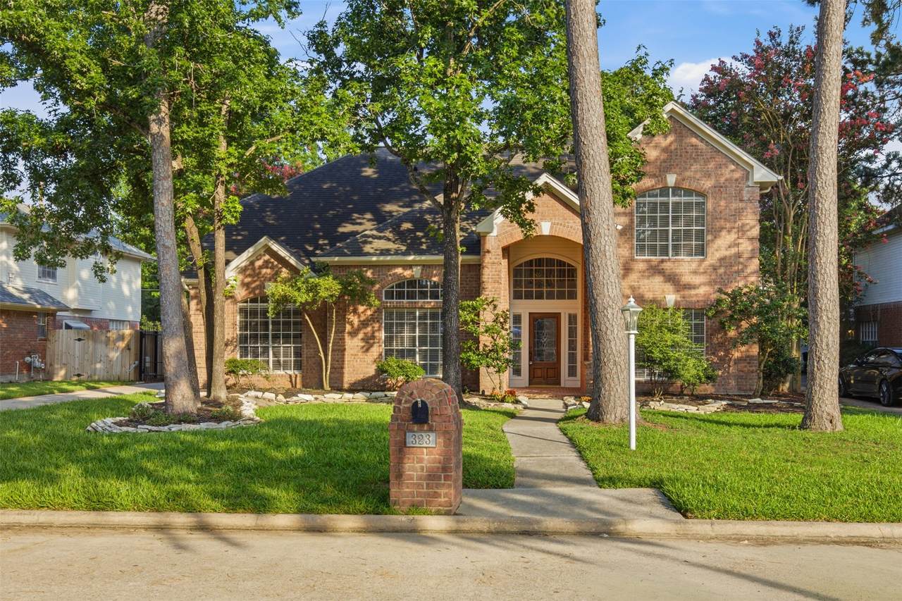 323 Magic Oaks Court - Photo 1