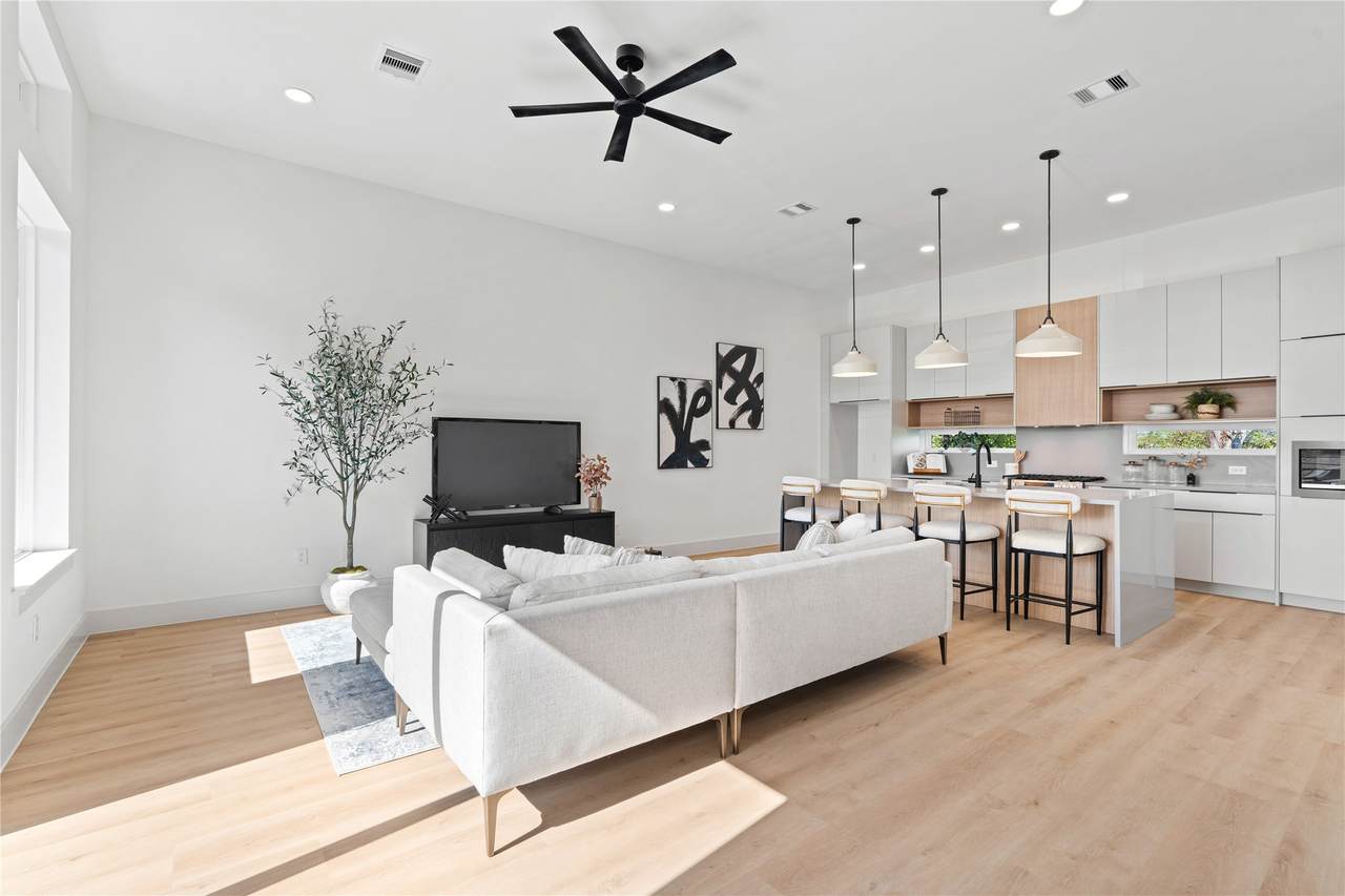 5507 Hershe Street - Photo 1