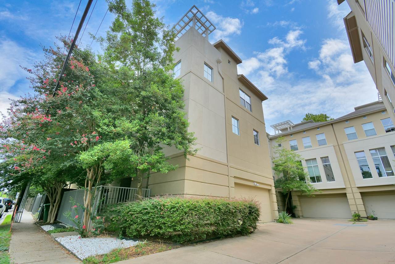 1118 Columbus Street - Photo 1