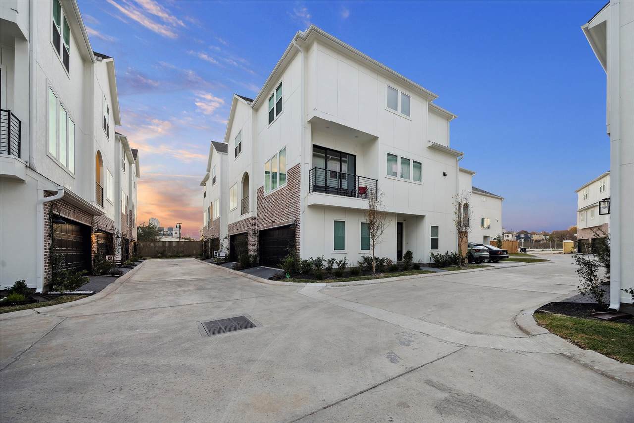 3067 Hicks Street - Photo 1