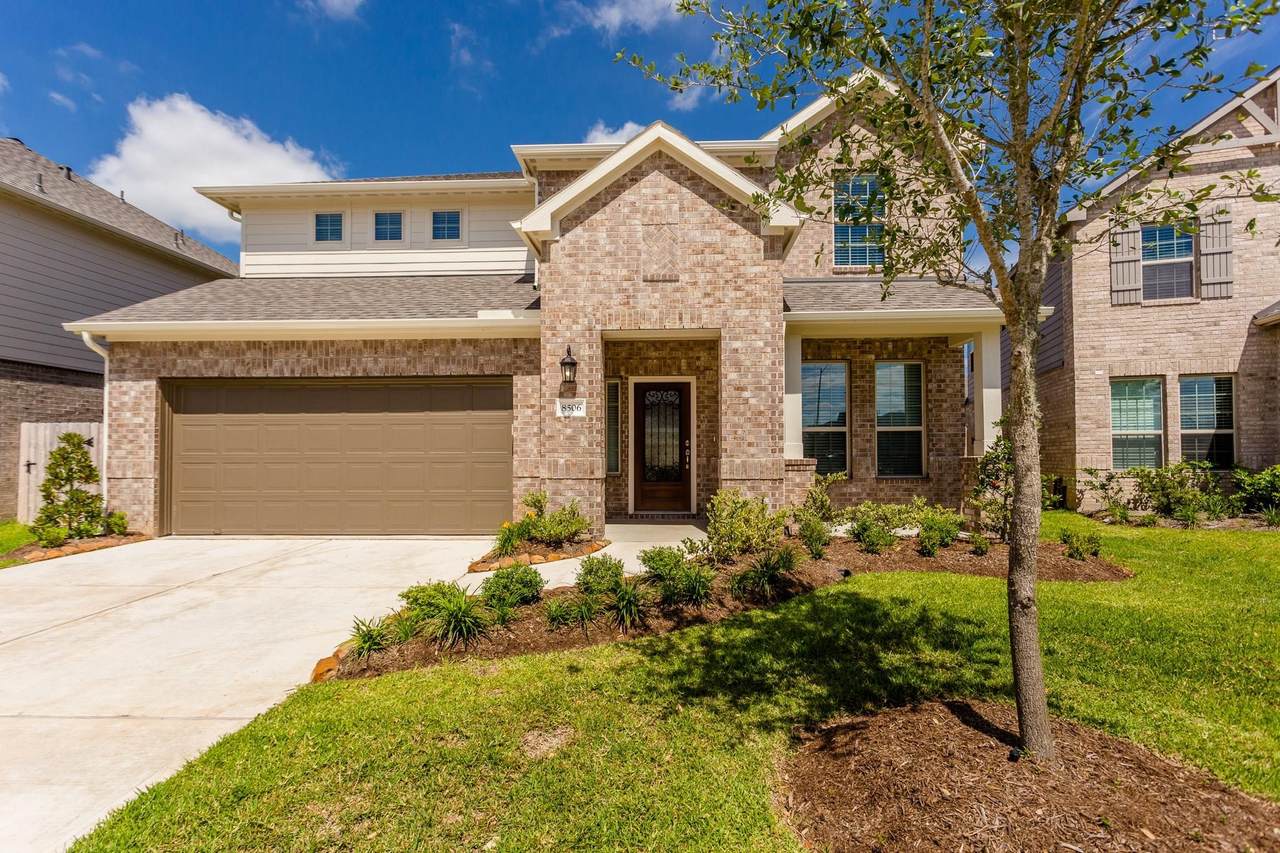 8506 Belfast Manor Lane - Photo 1