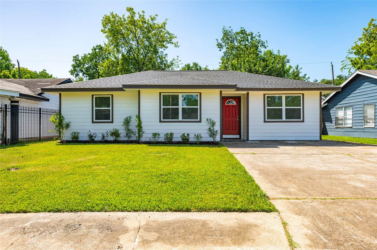 2410 Huntington Drive - Photo 1