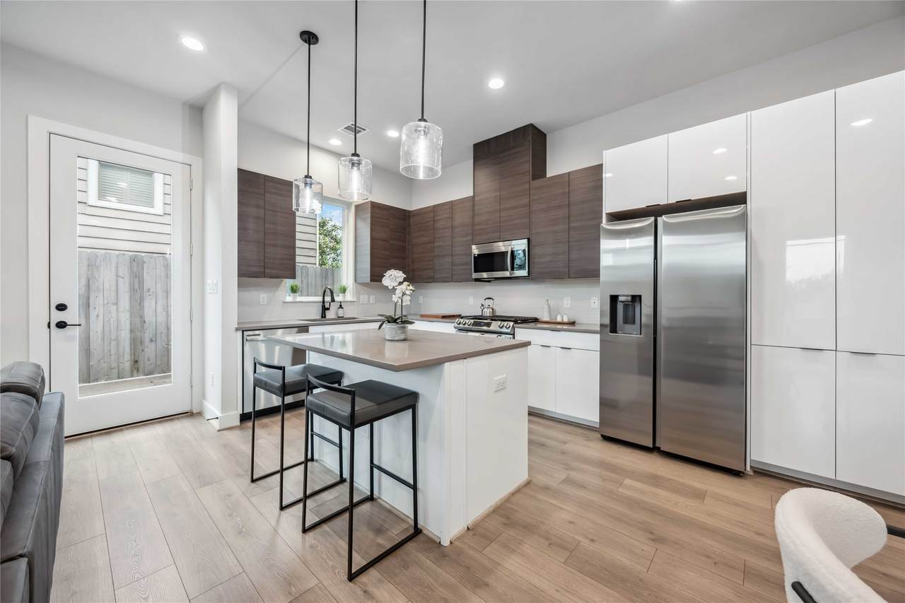 303 Charlock Street - Photo 1