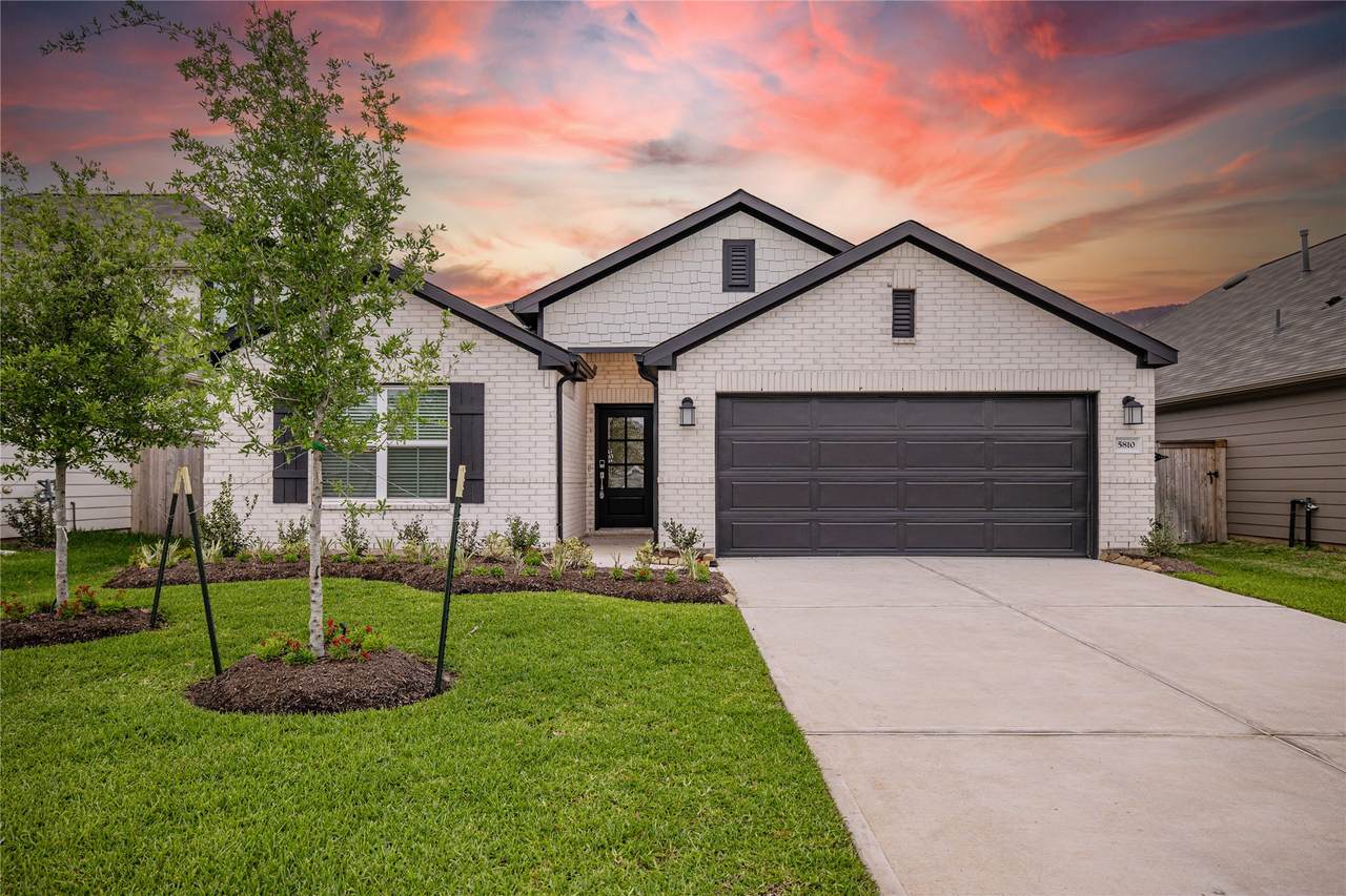 5810 Sunkissed Drive - Photo 1