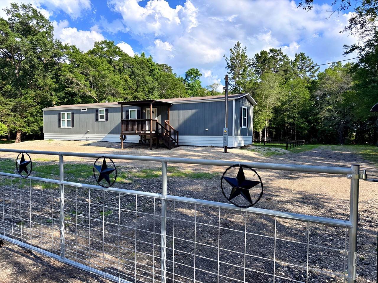 25 County Road 3893 - Photo 1