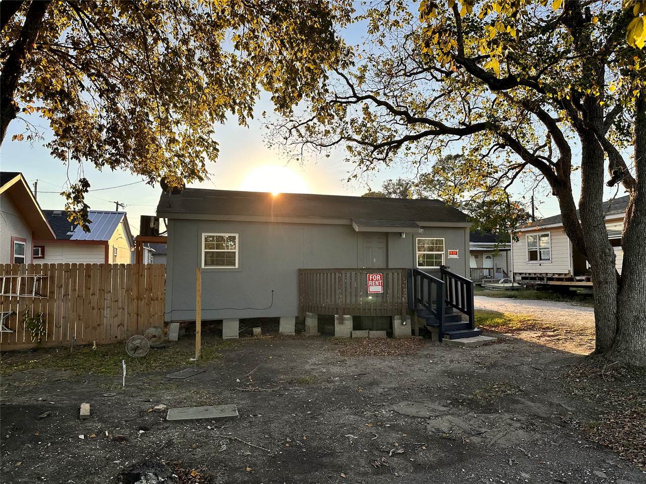 2716 Hill Avenue - Photo 1