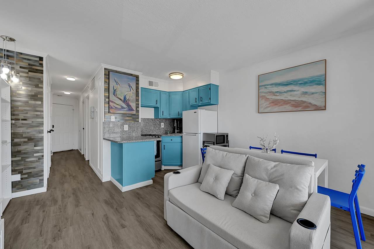 6102 Seawall Boulevard - Photo 1