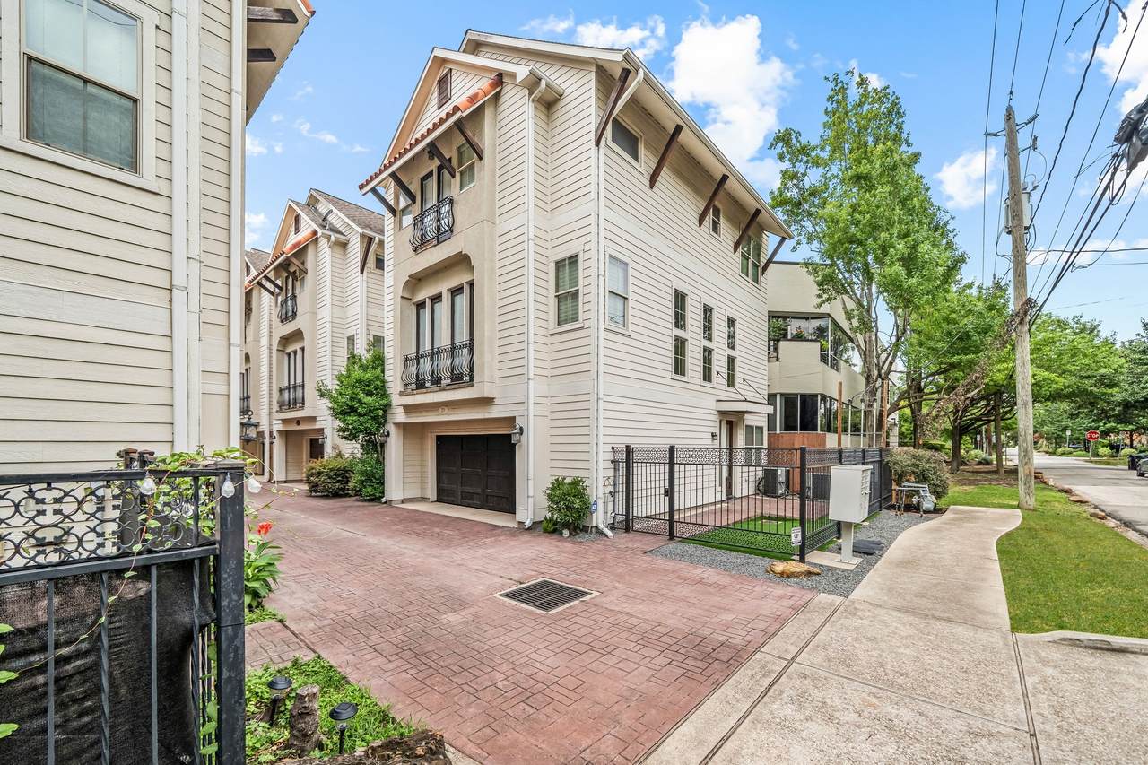 229 Knox Street - Photo 1