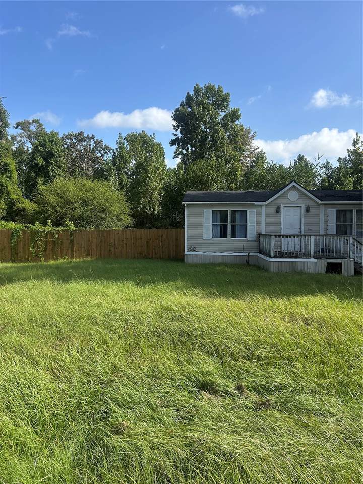 16479 Emerson Circle - Photo 1