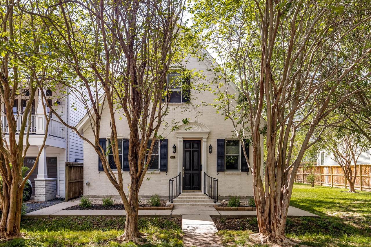 927 Nicholson Street - Photo 1
