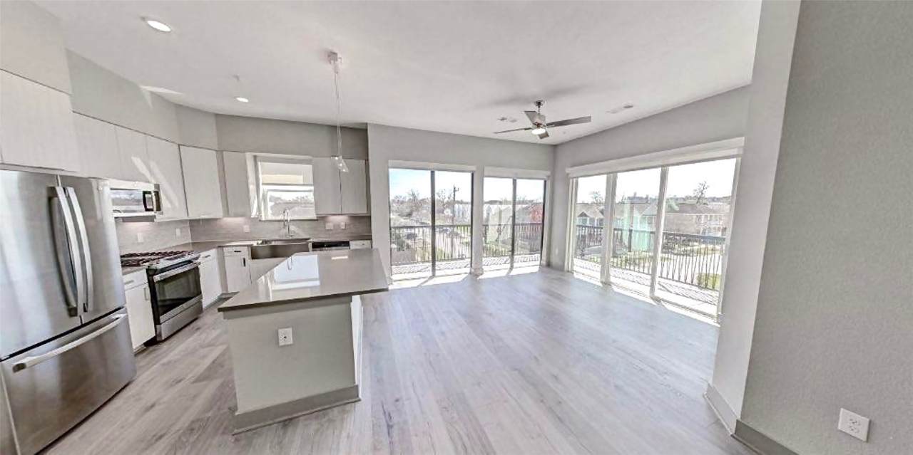 401 25th Street - Photo 1