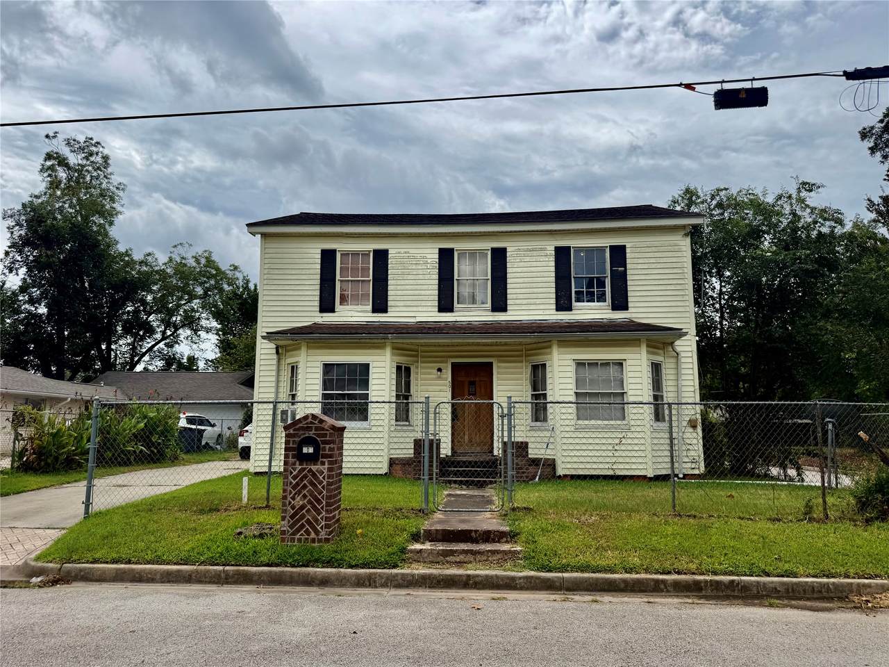 501 Avenue I Avenue - Photo 1
