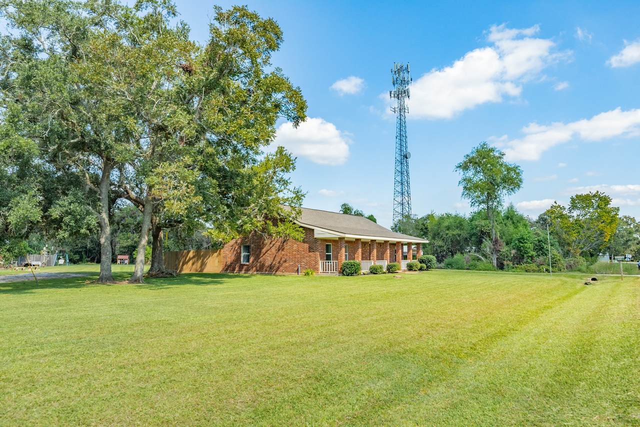 231 Gaines Street - Photo 1