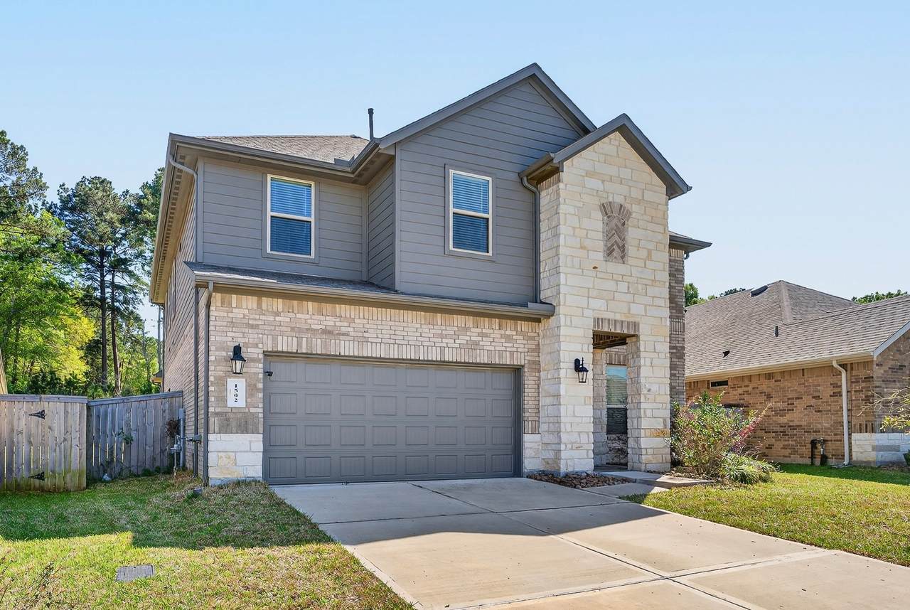 1502 Crystal Falls Drive - Photo 1