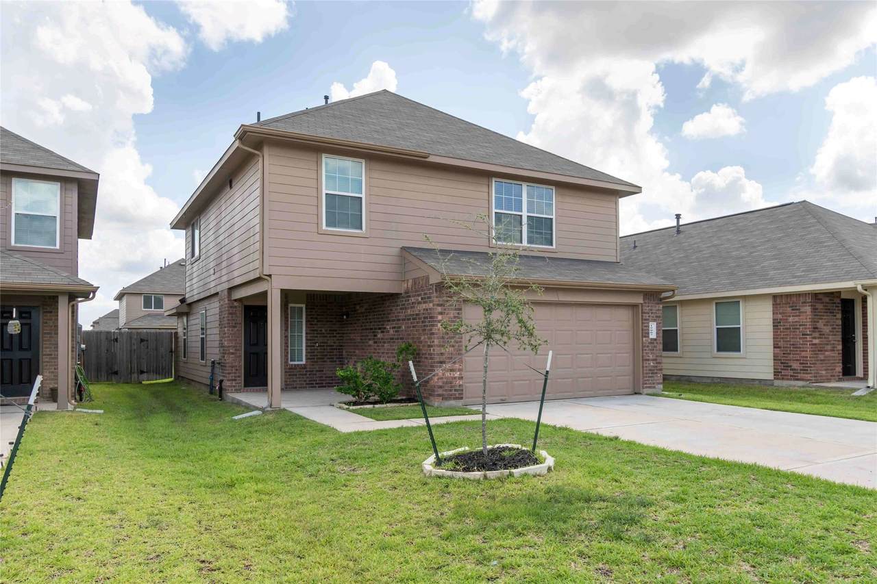 19007 Moynihan Drive - Photo 1
