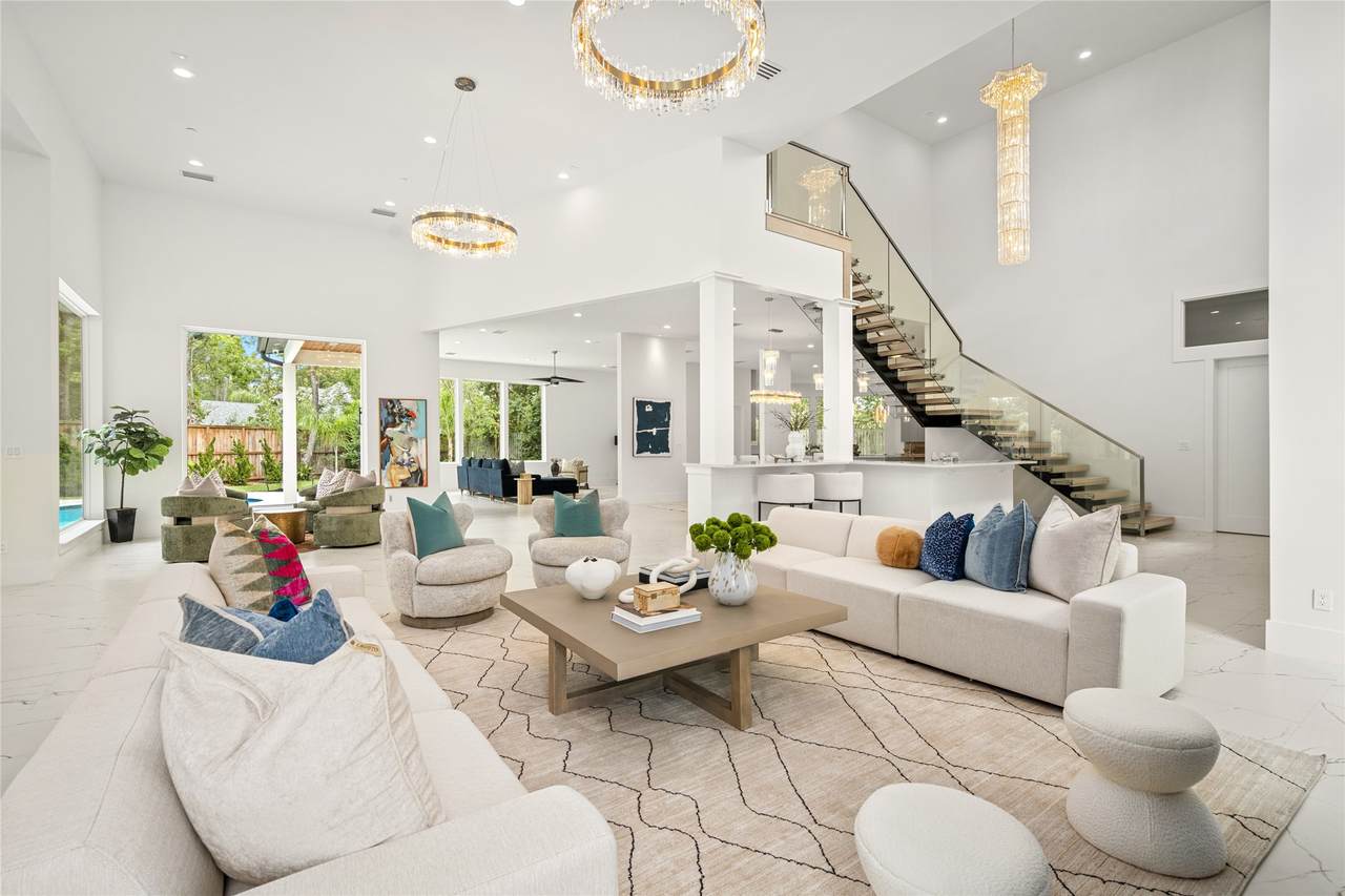 625 Piney Point Road - Photo 1