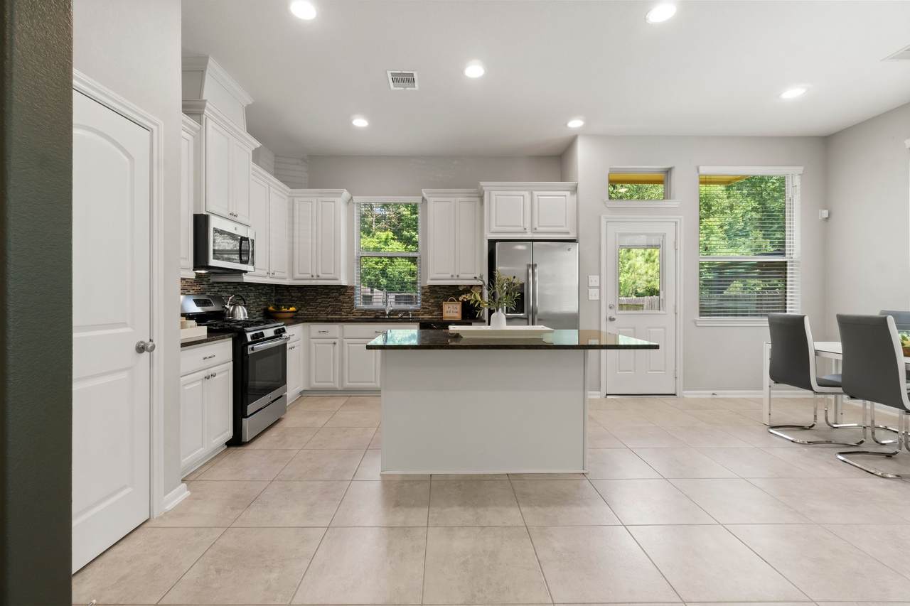 134 Biltmore Loop - Photo 1