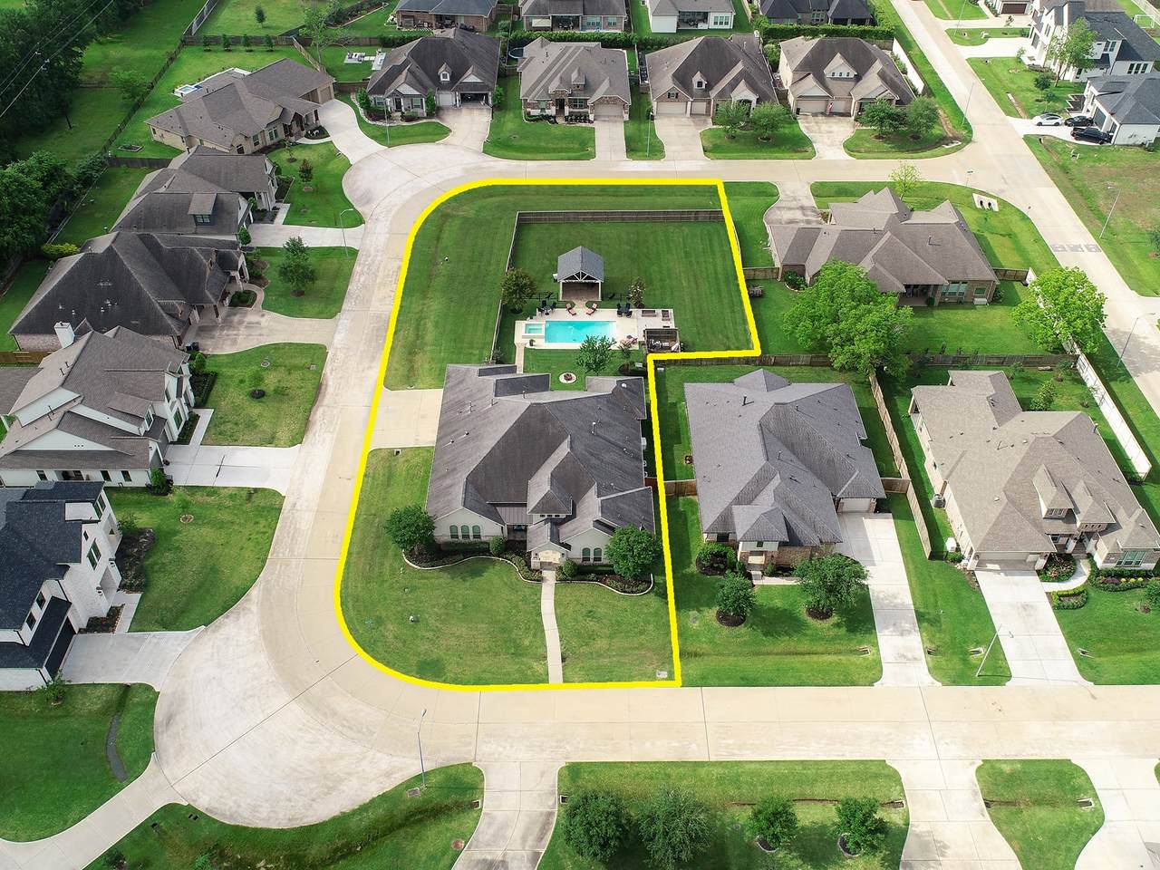 32807 Winslow Drive - Photo 1