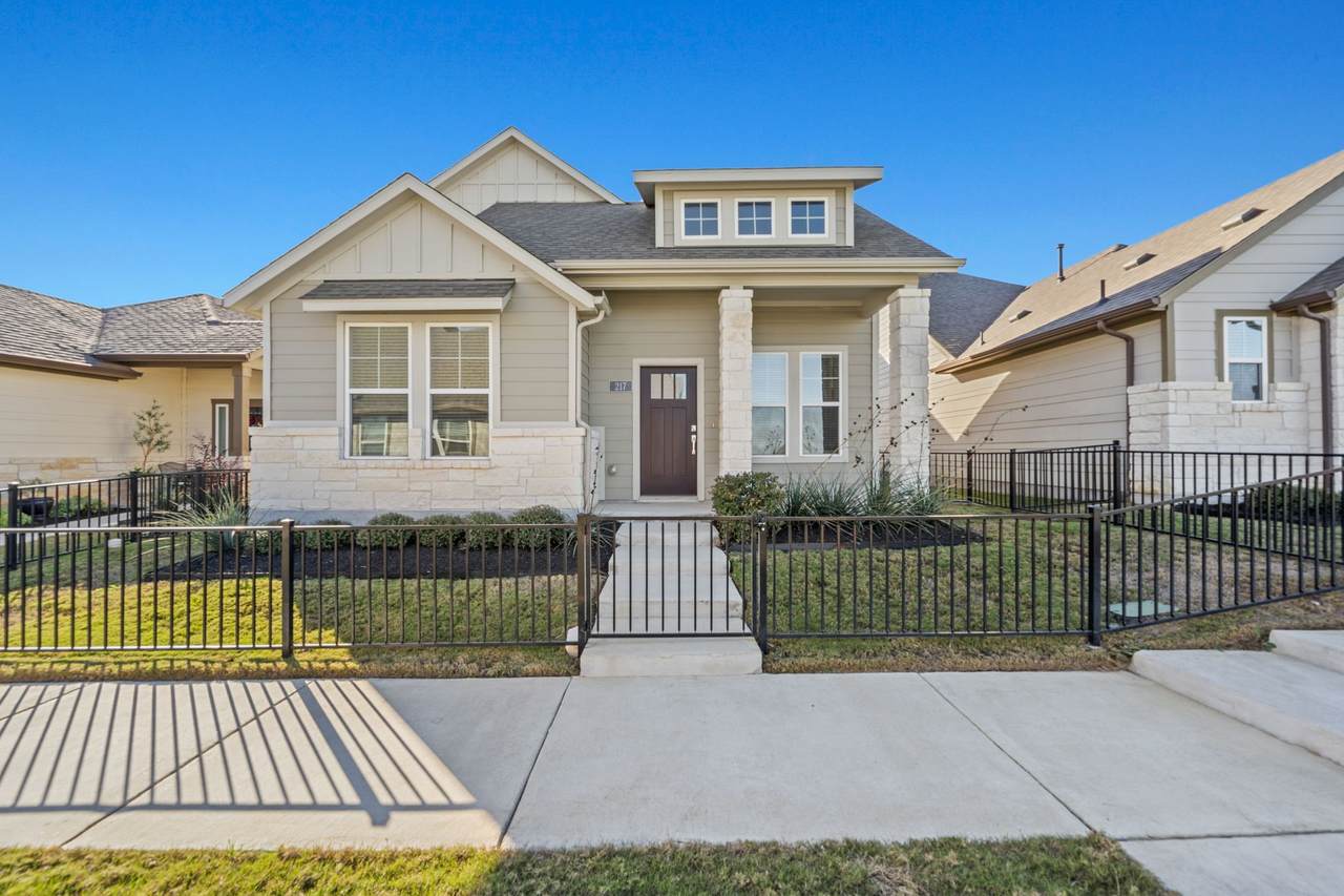 217 Pinnacle Lane - Photo 1