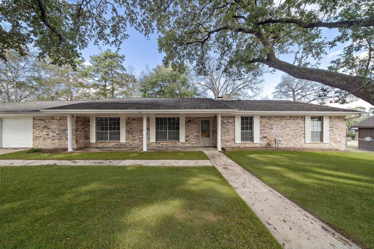 1104 Hillcrest Drive - Photo 1