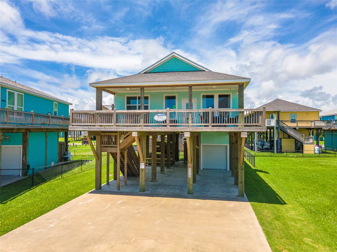 935 Eastview - Photo 1