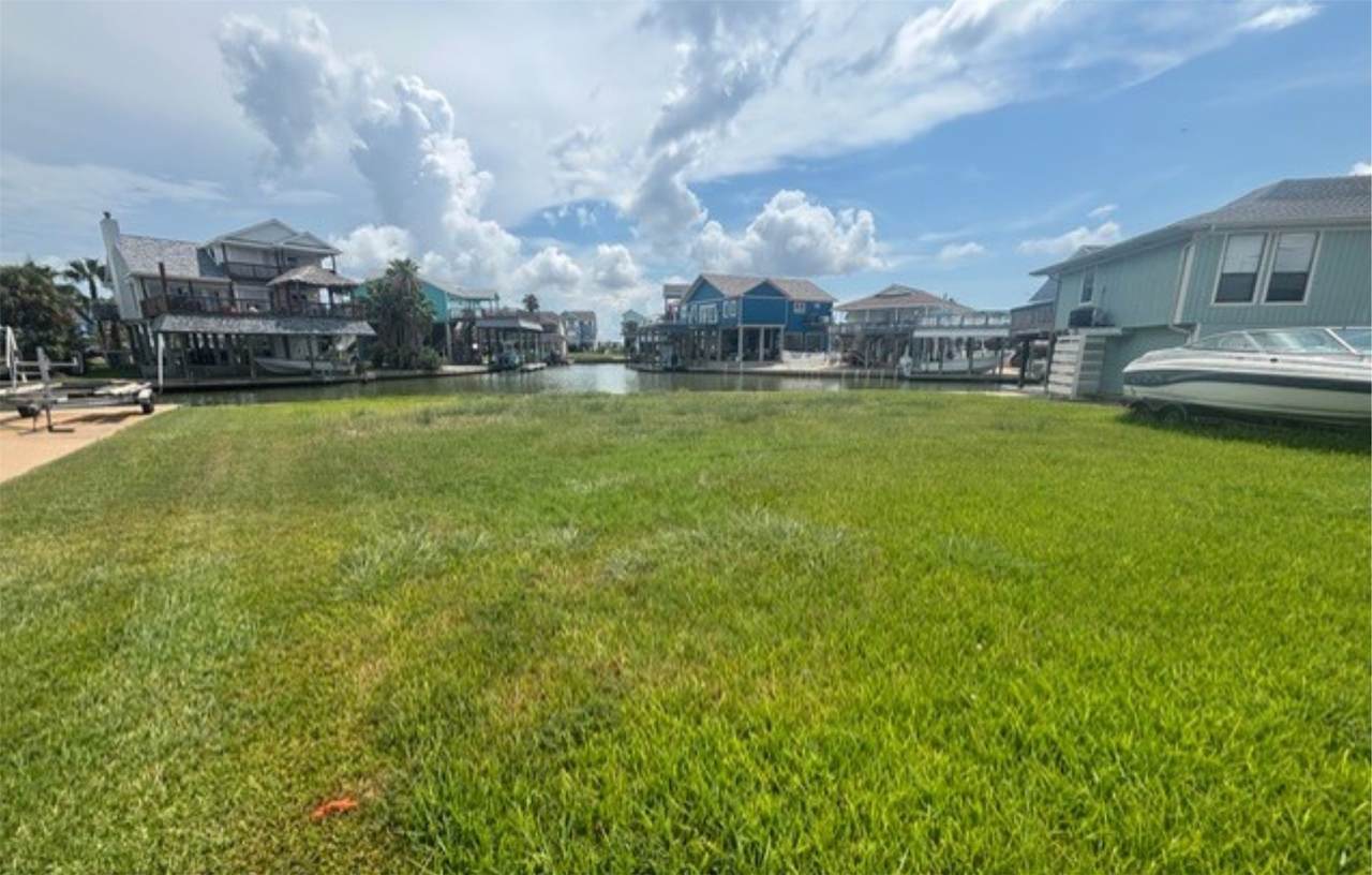 422 Tahiti Road - Photo 1