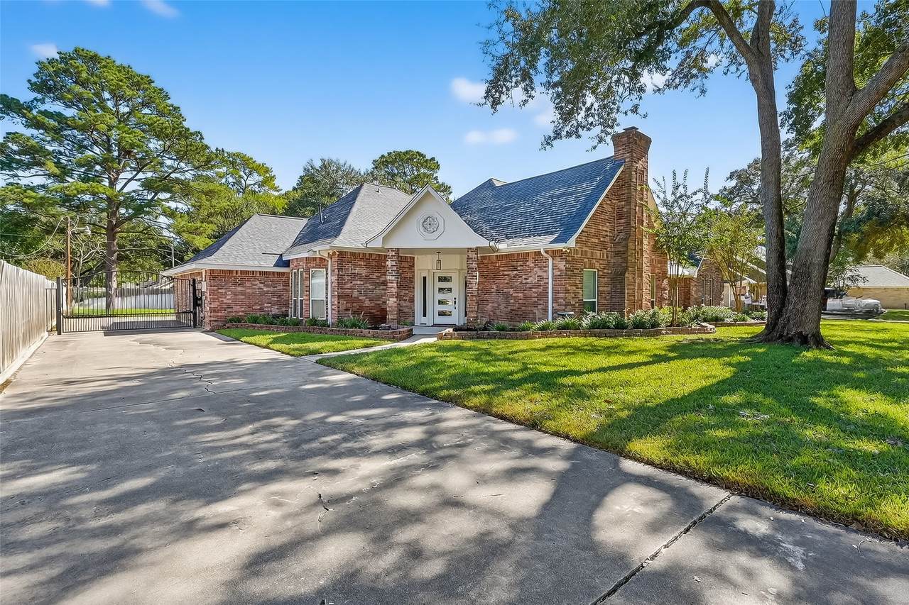 2926 Elm Circle - Photo 1