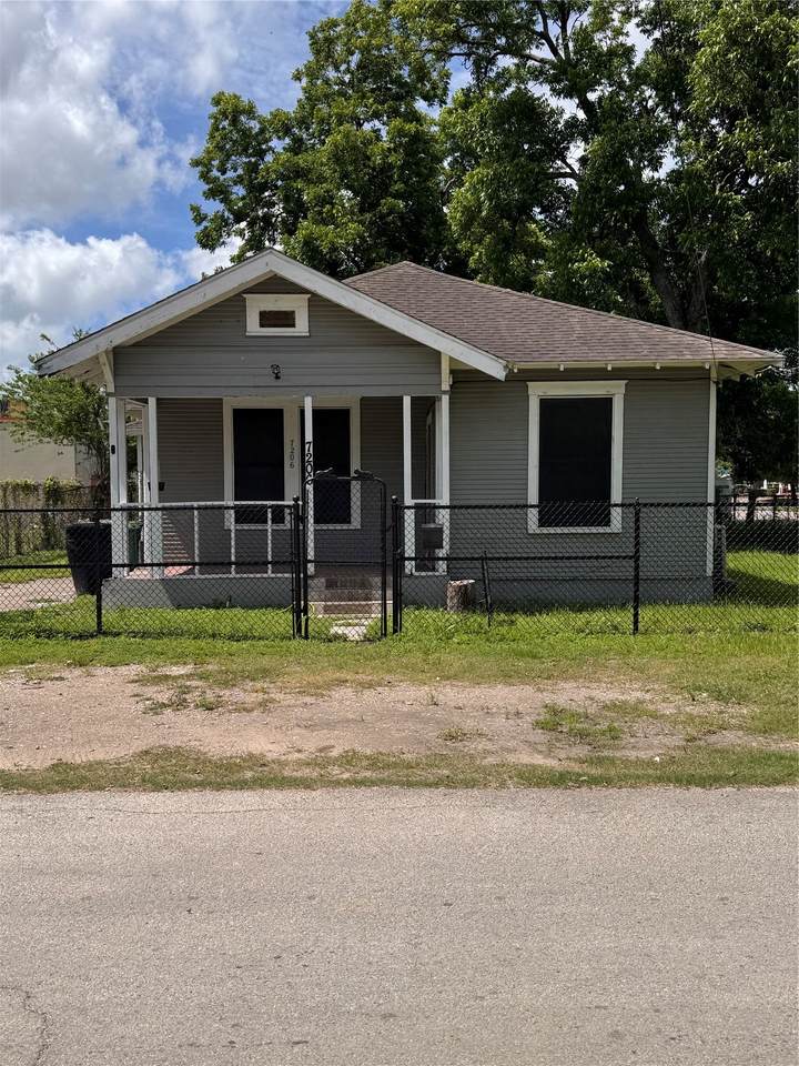7206 Avenue B - Photo 1