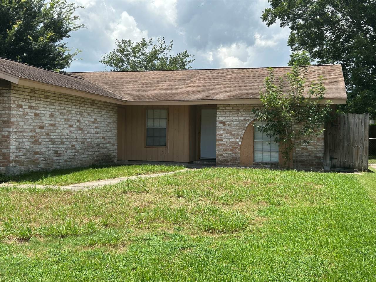 727 Doncrest Street - Photo 1