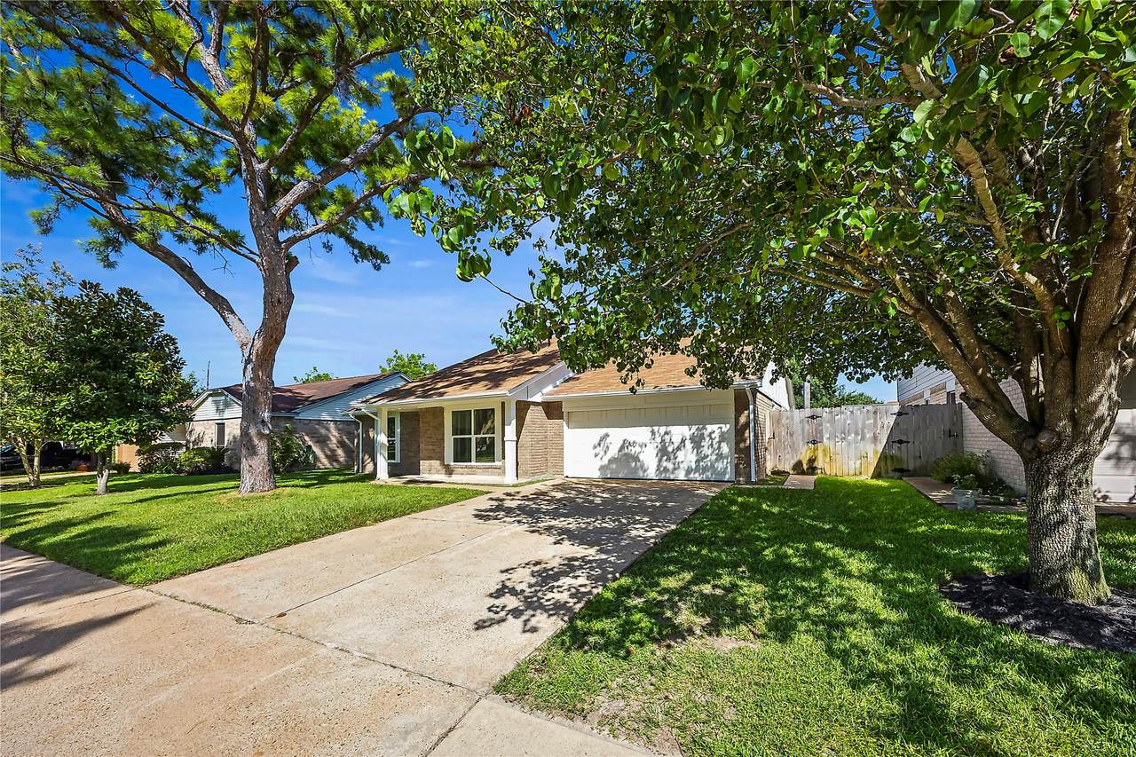 10814 Village Trail Drive - Photo 1