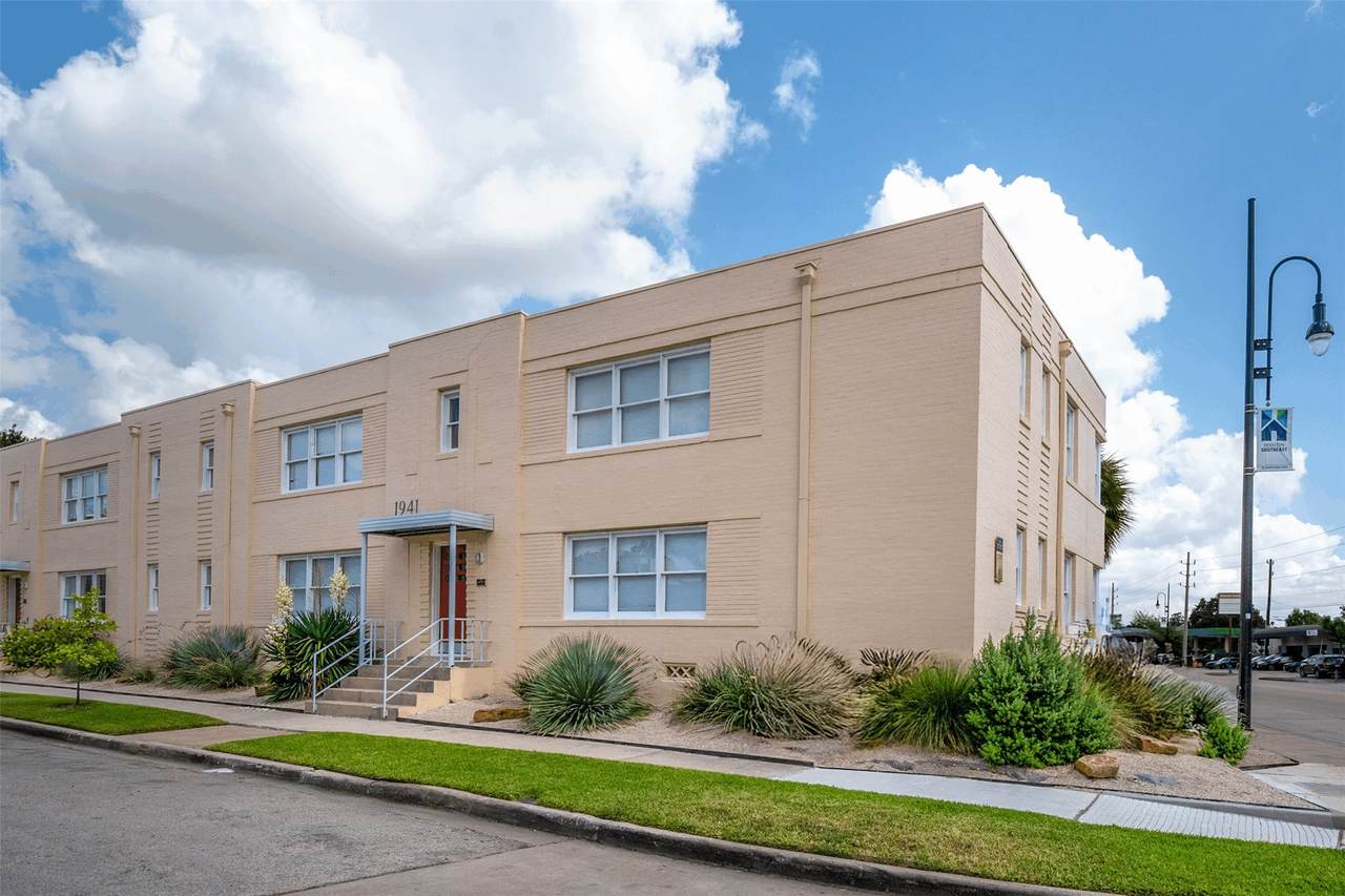 1917 Prospect Street - Photo 1