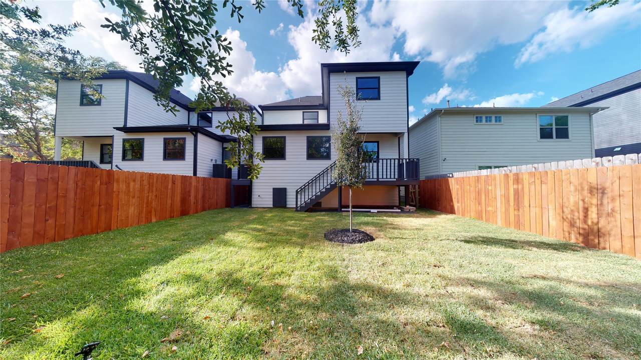 806 39th Street - Photo 1