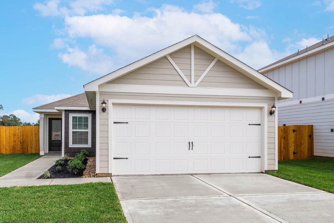 15830 Berry Hill Drive - Photo 1
