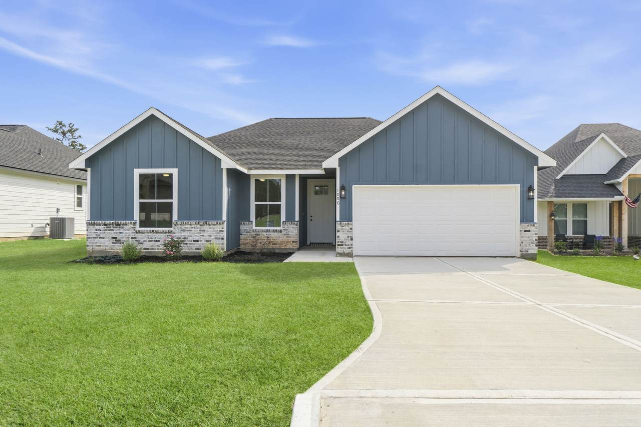 1208 Ada Street - Photo 1