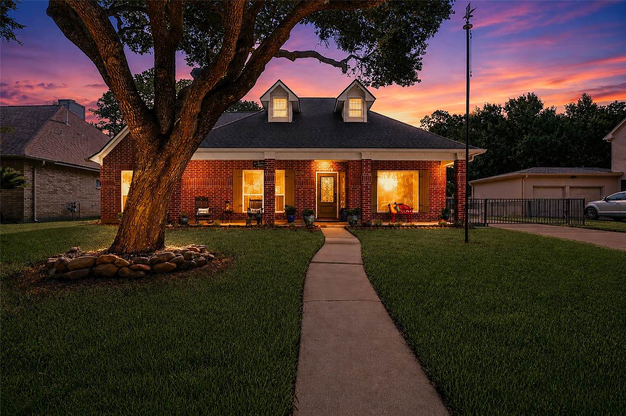 3102 Elm Circle - Photo 1