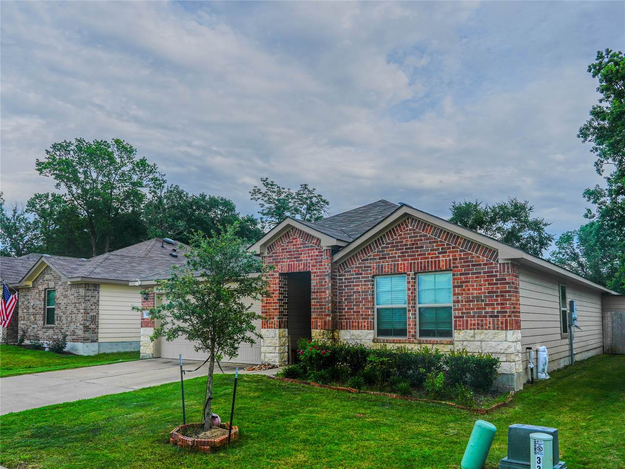 332 Pecos Drive - Photo 1