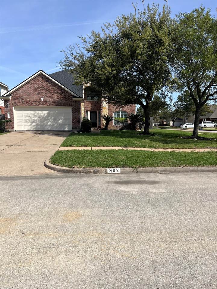 902 Brandy Street - Photo 1