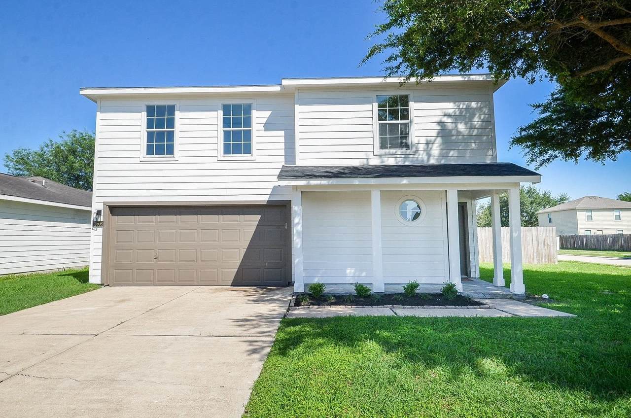 3906 Hollow Cove Lane - Photo 1